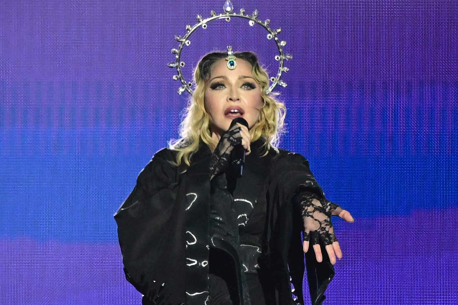 Madonna-Concert-Delay-tout-061924-341d894a1b7f47348868fe6a24bb882e.jpg